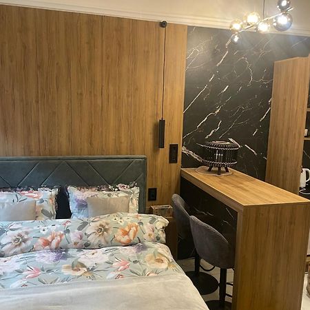 Ferienwohnung Lux Dabich 2 Novi Sad Exterior foto